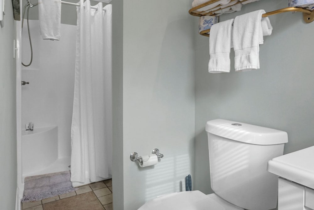 Carolina Beach Inn - photo 56