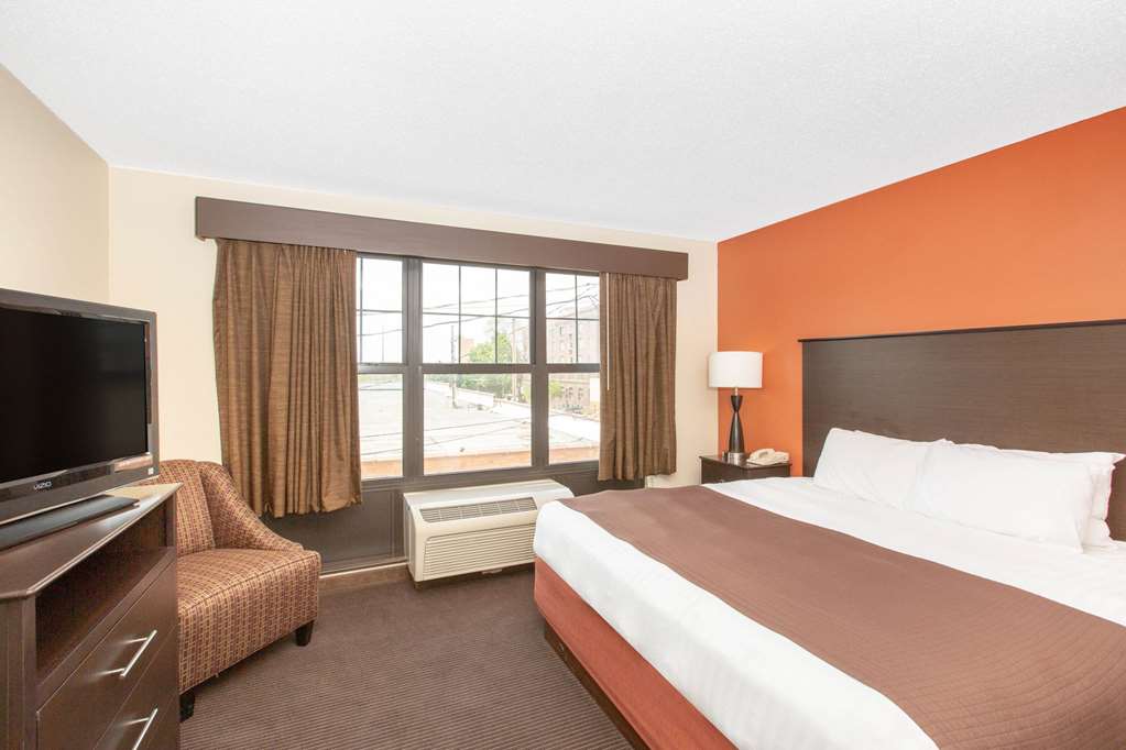 AmericInn by Wyndham Ottumwa - photo 17
