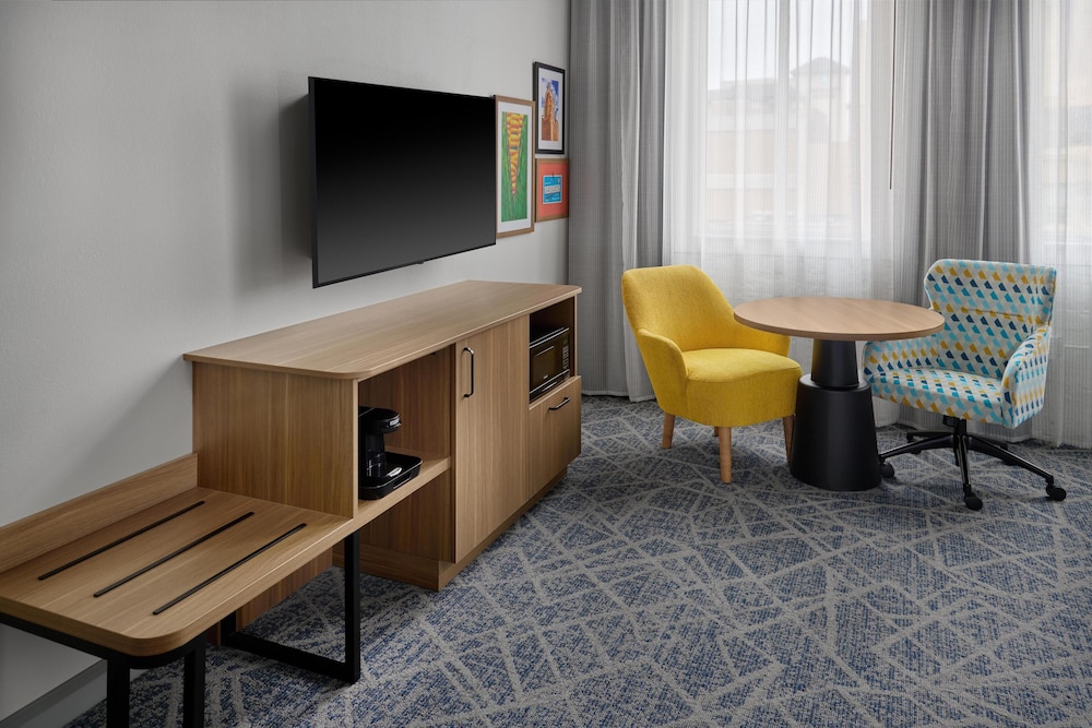 Hampton Inn by Hilton Lincoln Downtown - photo 40