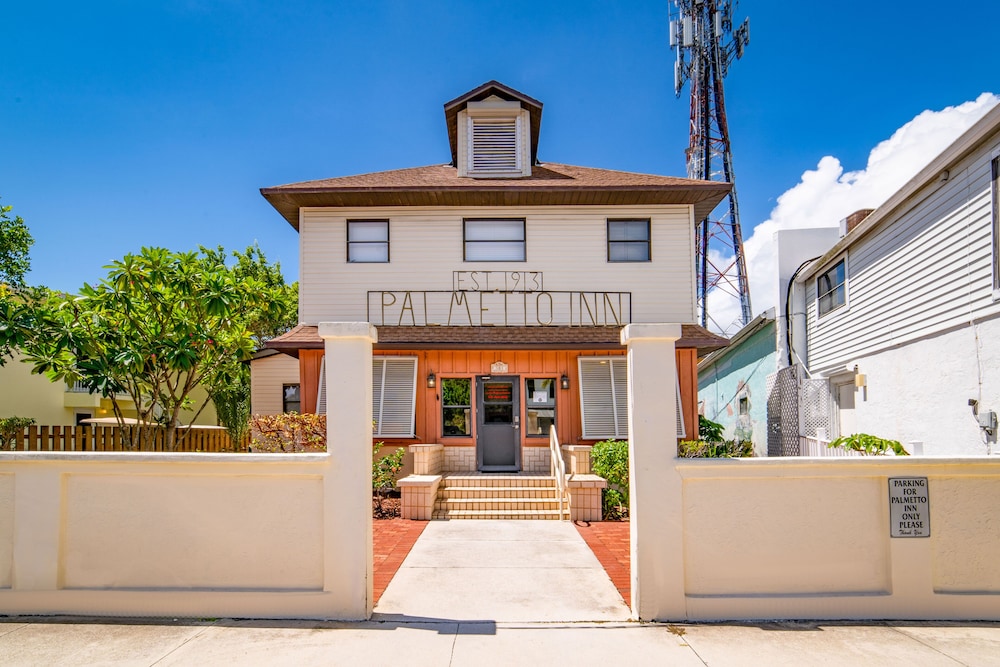 The Palmetto Inn - photo 2