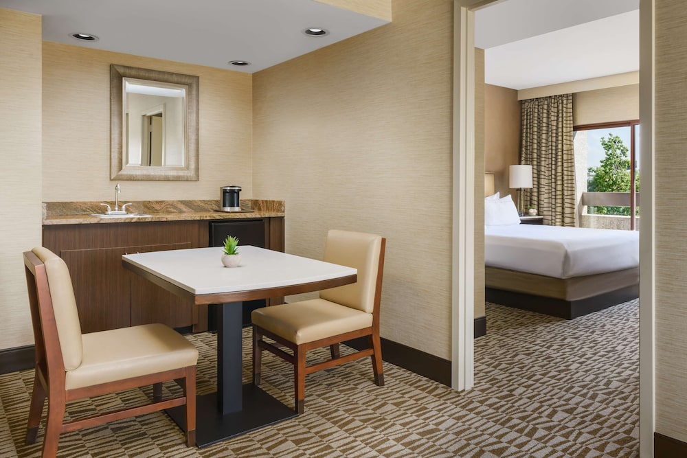 Hilton Phoenix Airport - photo 29