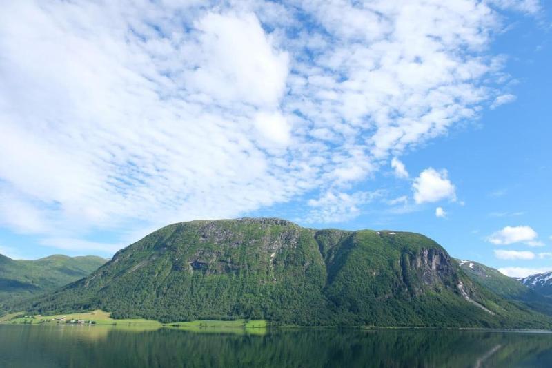 Jolster Lake View — 4-Star Luxury Hotel in Skei, Norway