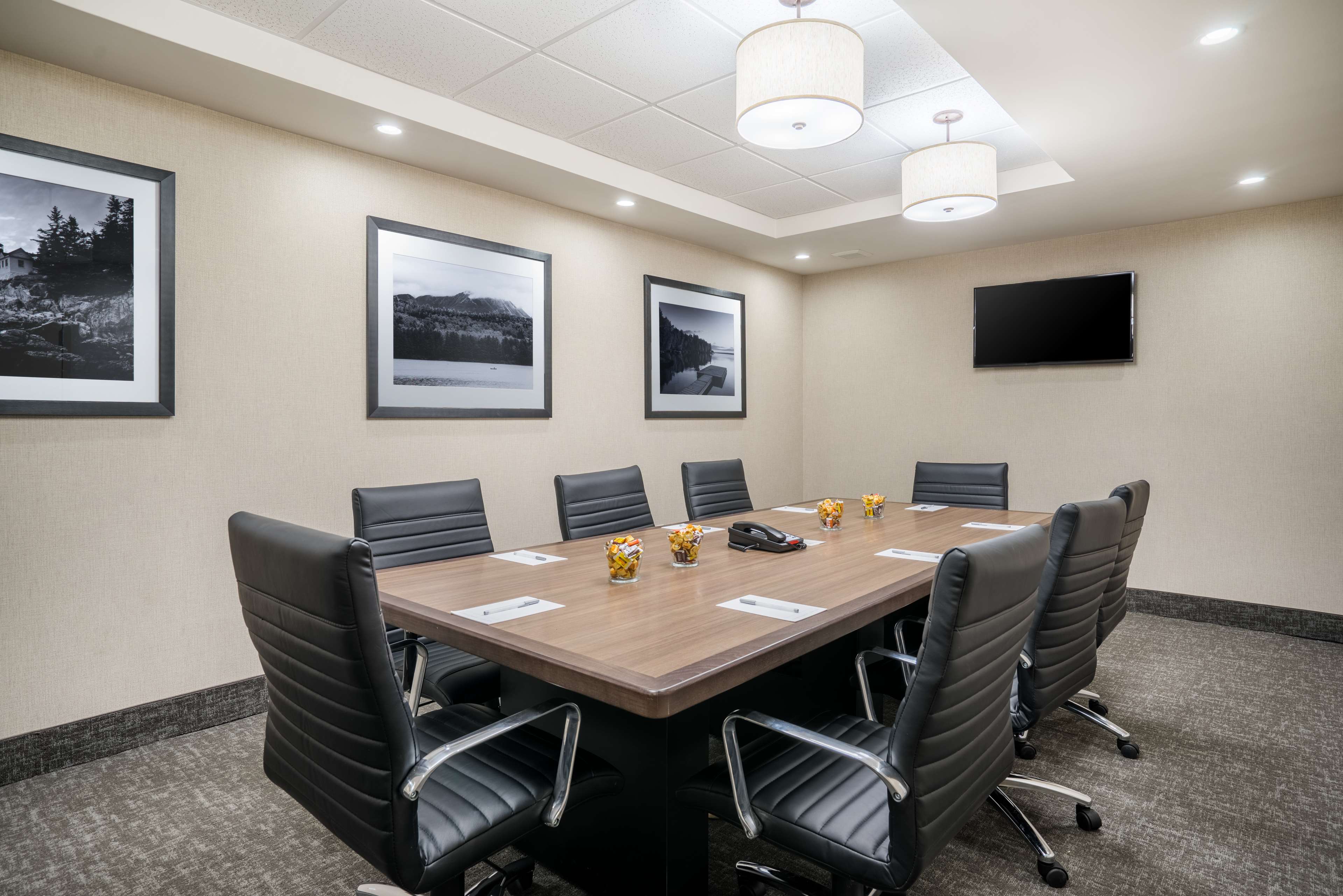 Hampton Inn Oxford - photo 12