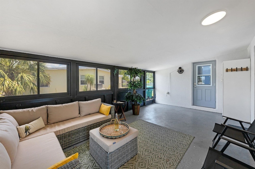 815 Palmetto dr ne in Port Charlotte, United States