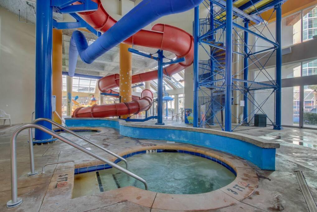 Dunes Village King bedOceanfront 2b 2b waterpark — 4-Star Luxury Hotel in Myrtle Beach, United States
