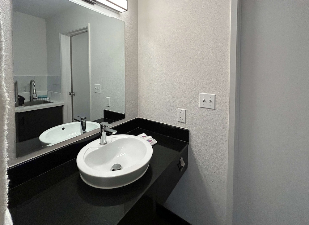 Studio 6 San Diego Ca Hotel Circle Mission Valley - photo 16