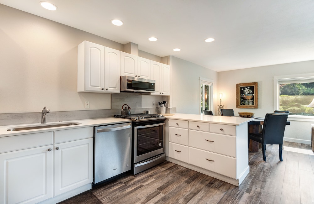 Bend Riverside Inn & Suites - photo 148