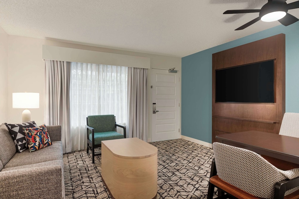 Embassy Suites by Hilton Fort Lauderdale 17th Street - photo 32
