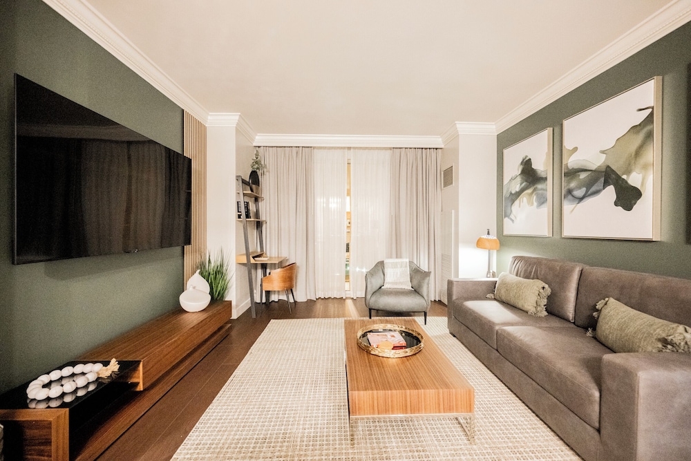 StripViewSuites at Signature - photo 166