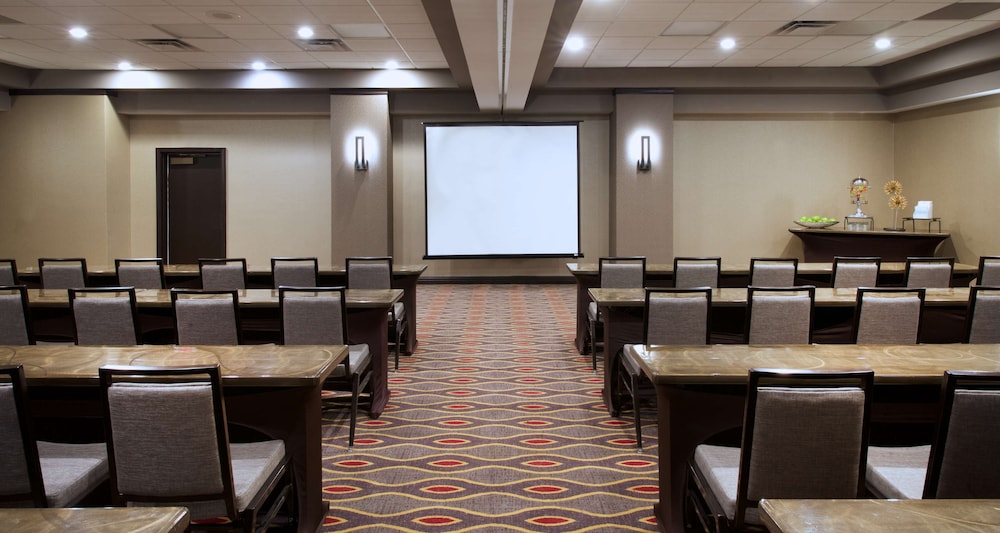 Embassy Suites by Hilton Dulles Airport - photo 44