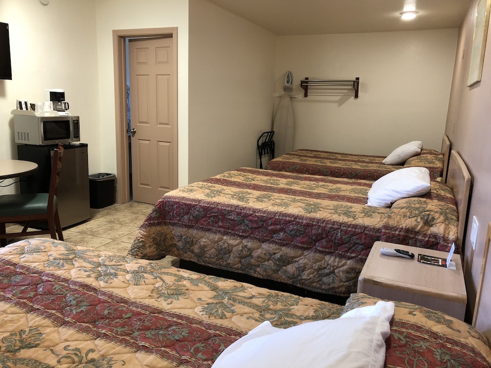 Topper Motel - photo 17