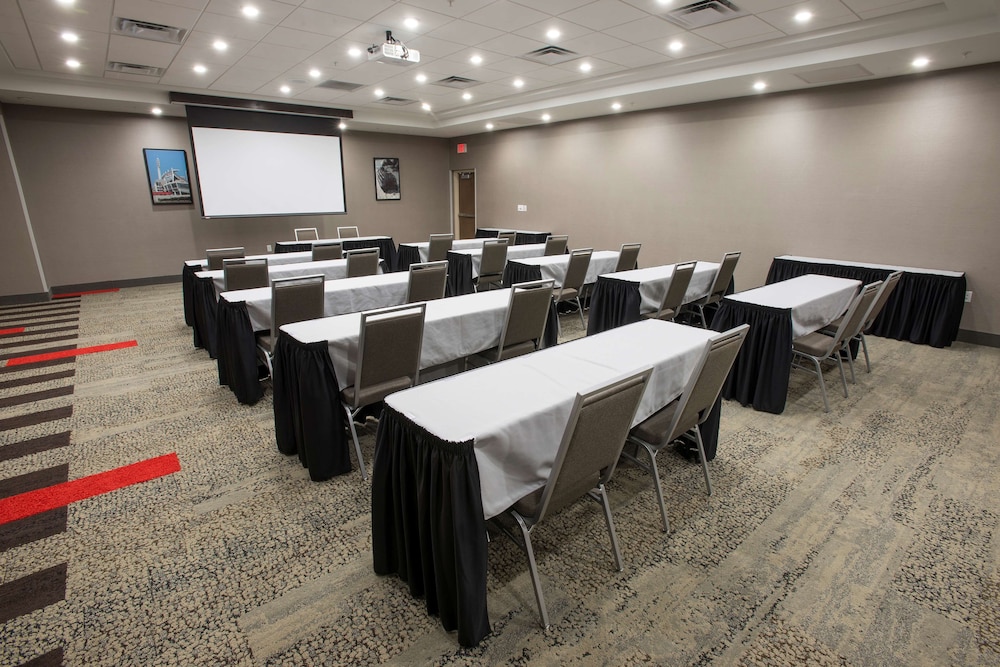 Hampton Inn & Suites Cincinnati Kenwood - photo 47