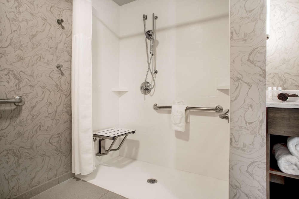 Homewood Suites by Hilton Salina Downtown - photo 26