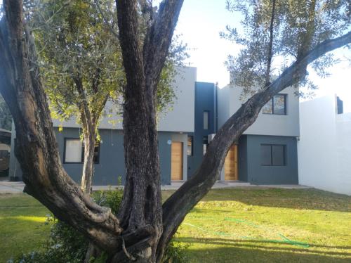 Complejo Claret Departamentos a metros de Sanatorio Allende y Hospital Privado Cerro — 4-Star Luxury Hotel in Cordoba, Argentina