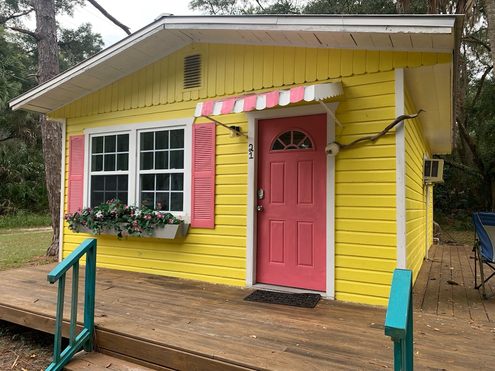 Nature Coast Inn and Cottages - photo 12
