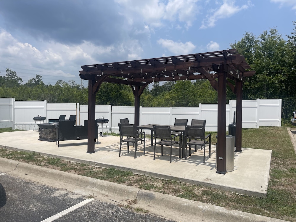 Country Inn & Suites by Radisson Midway Tallahassee West - photo 34