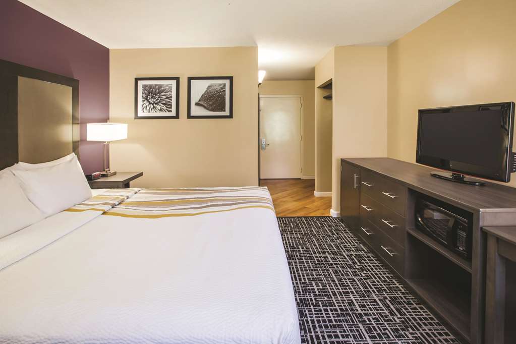 Spark by Hilton Waldorf - photo 22