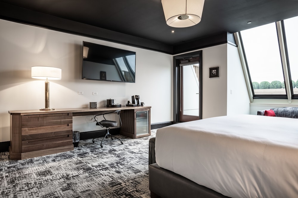 Bottleworks Hotel - photo 29