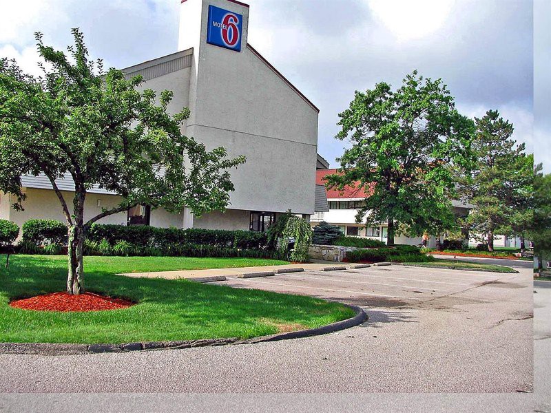 Motel 6 Akron - photo 8