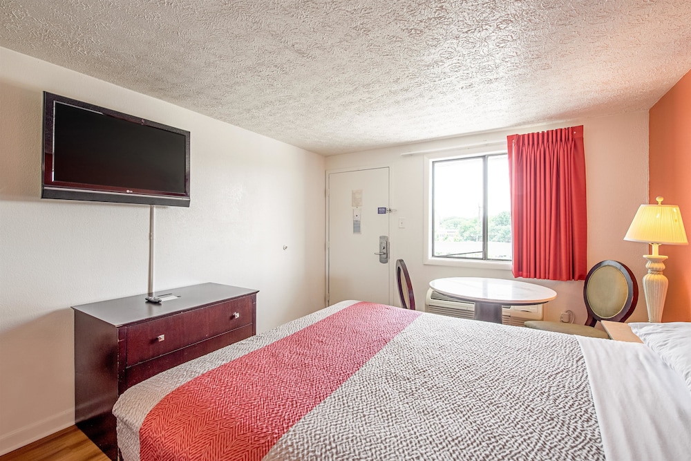 Budget Inn Norfolk VA Oceanview - photo 8