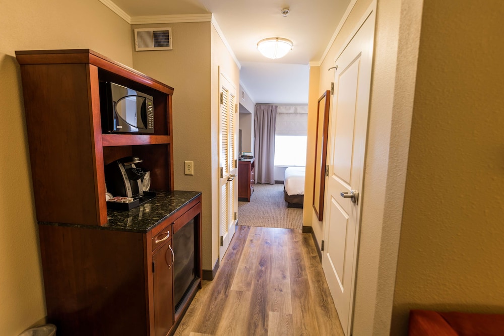 Hilton Garden Inn Bowling Green - photo 37