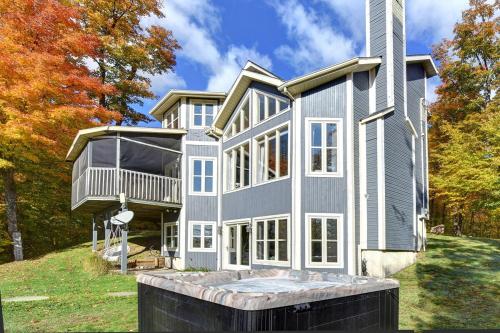 Ski In Car Out Hot Tub with Amazing Sunset View in Mont-Tremblant, Canada