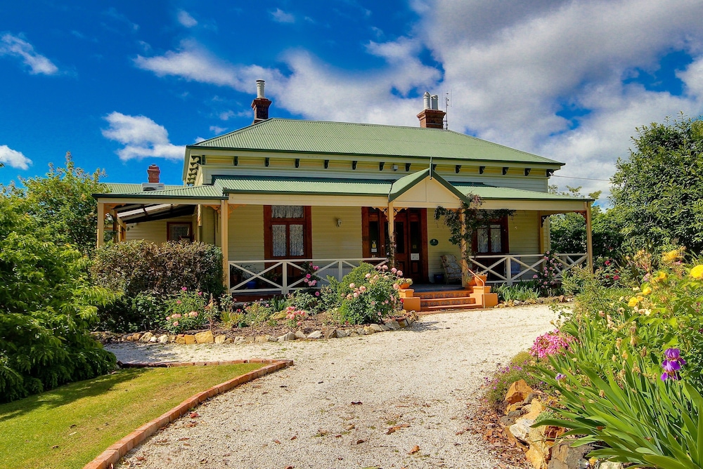B&B at Winterbrook — 4-Star Luxury Hotel in Ulverstone, Australia