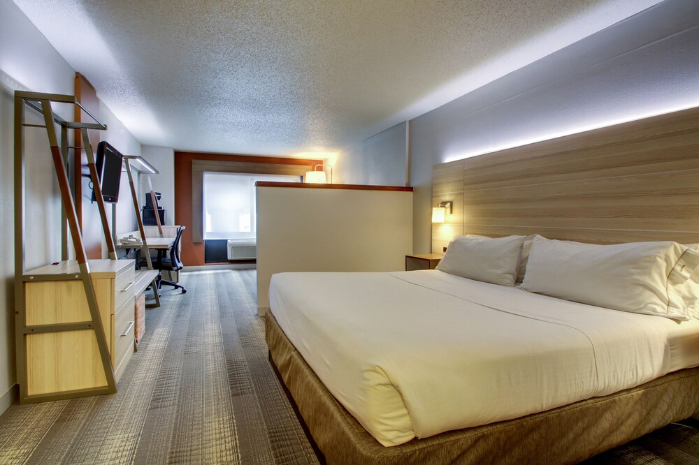 Holiday Inn Express Milwaukee North Brown Deer Mequon by IHG - photo 11