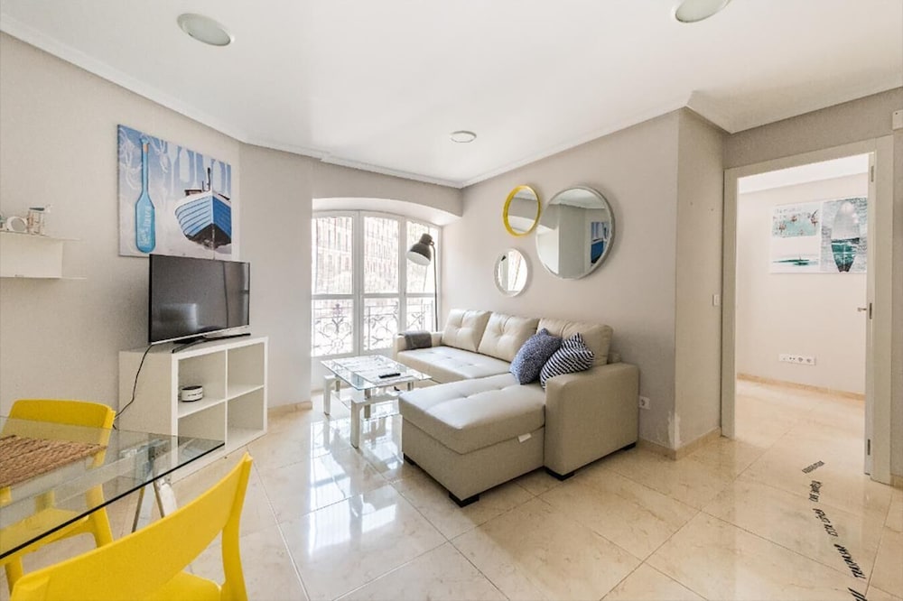 Sunny Cozy Apt. Historic District Sol — 4-Star Luxury Hotel in Madrid, Spain