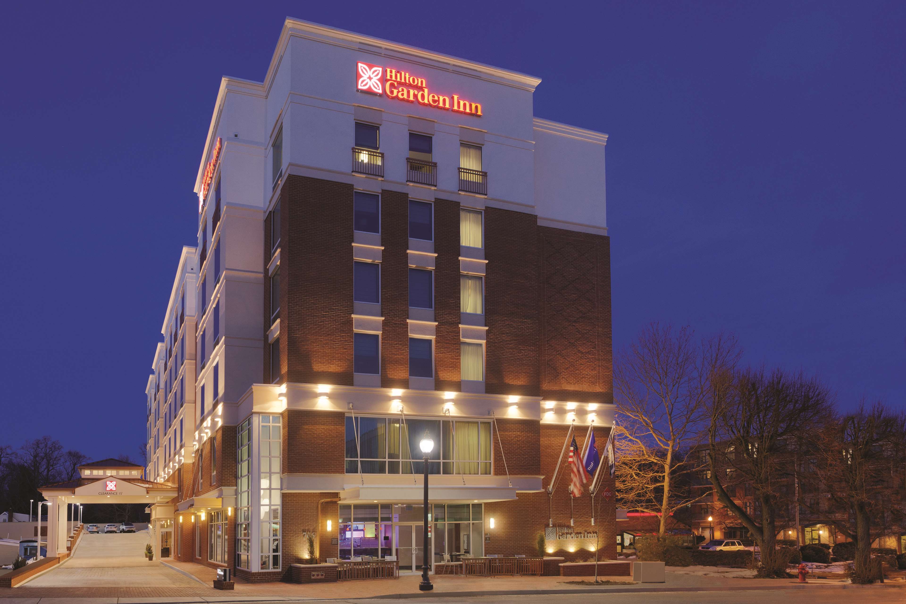 Hilton Garden Inn Falls Church - photo 3