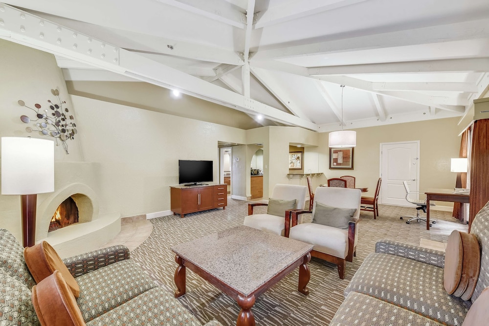 Hilton Phoenix Tapatio Cliffs Resort - photo 5