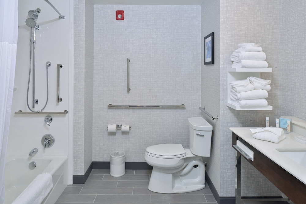 Hampton Inn & Suites Adrian - photo 35