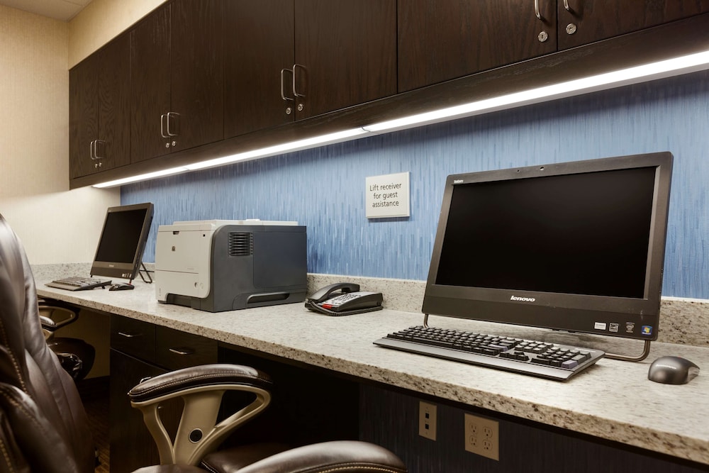 Hampton Inn & Suites Camp Springs Andrews AFB - photo 17