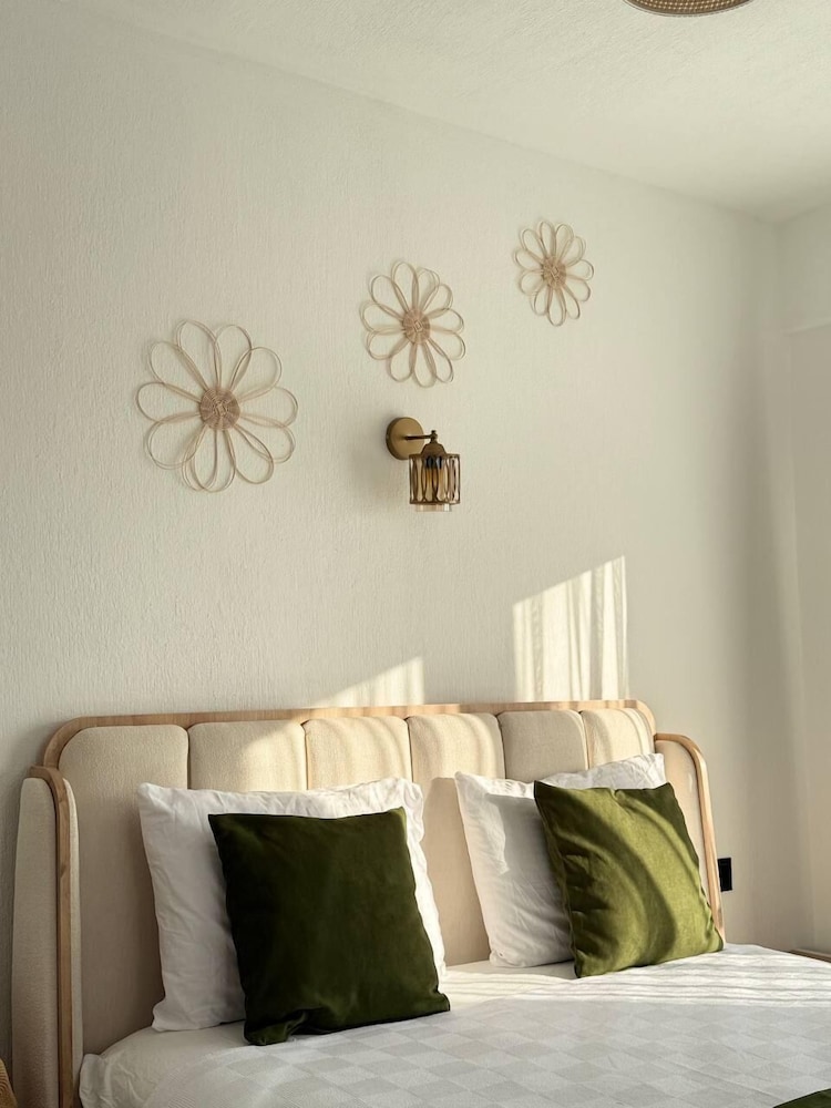 Gökkuşağı - carbon neutral hotel in Kas