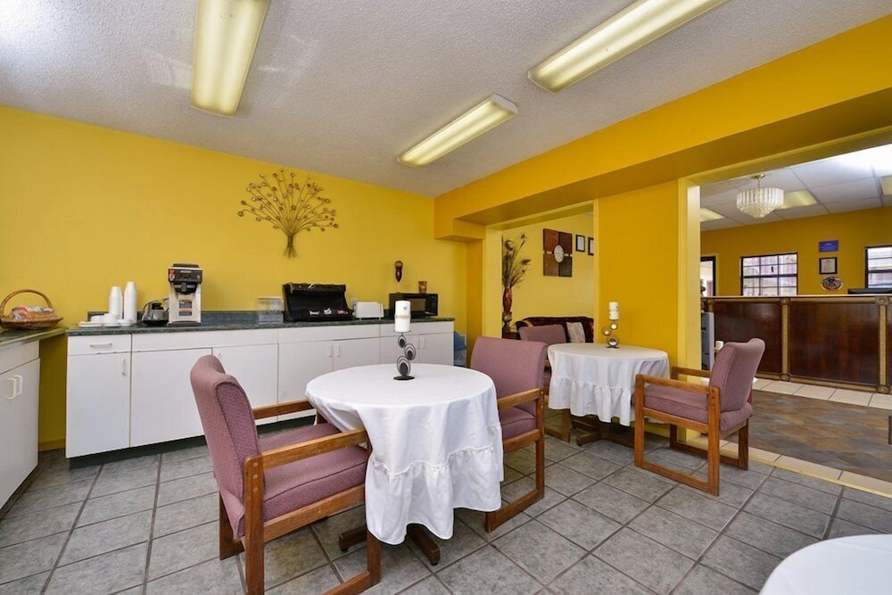 American Inn & Suites Russellville - photo 34