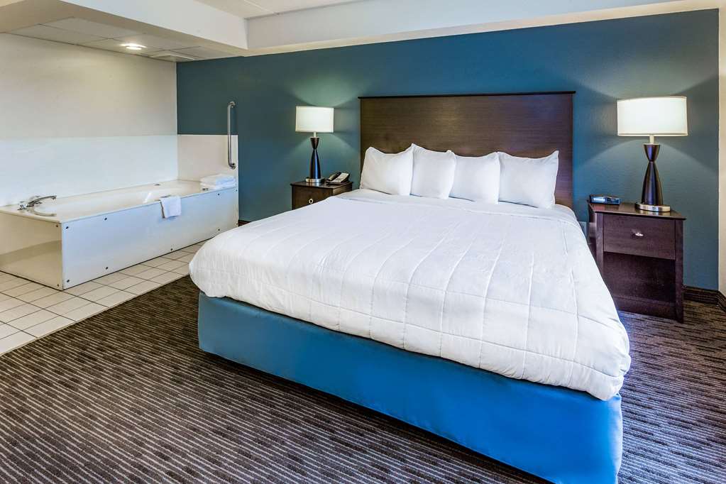 AmericInn by Wyndham Hotel and Suites Long Lake - photo 21
