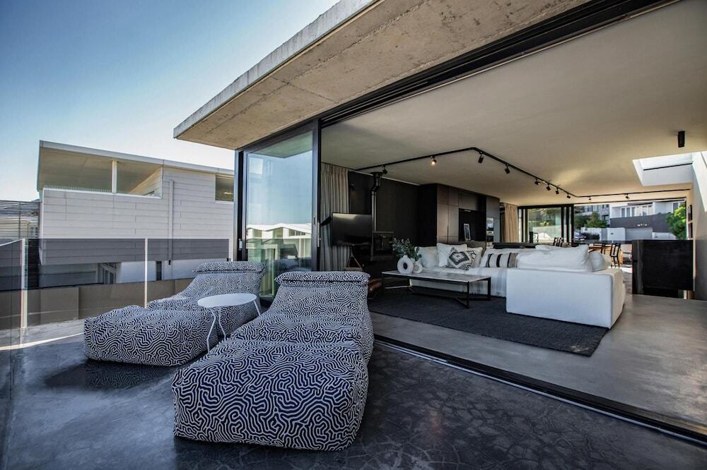 Villa Pietra Camps Bay