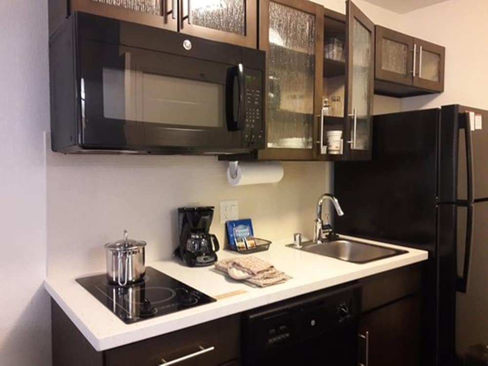 Candlewood Suites East Syracuse Carrier Circle by IHG - photo 12