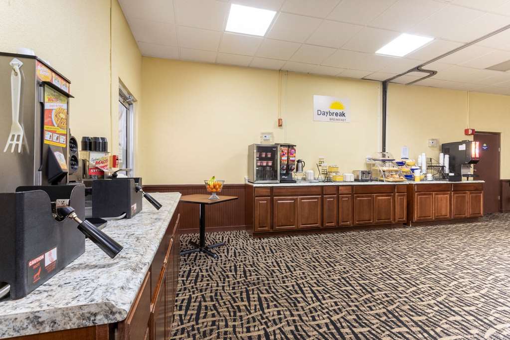 Days Inn by Wyndham Titusville Kennedy Space Center - photo 18