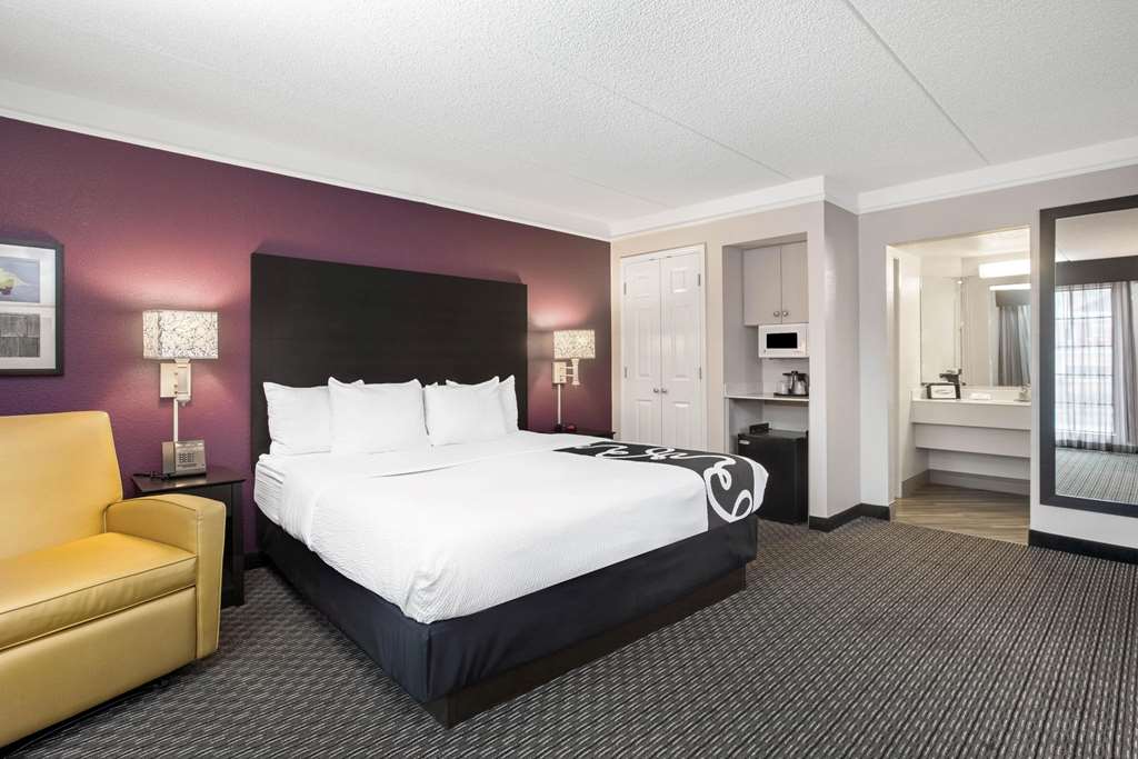 La Quinta Inn by Wyndham Fresno Yosemite - photo 48