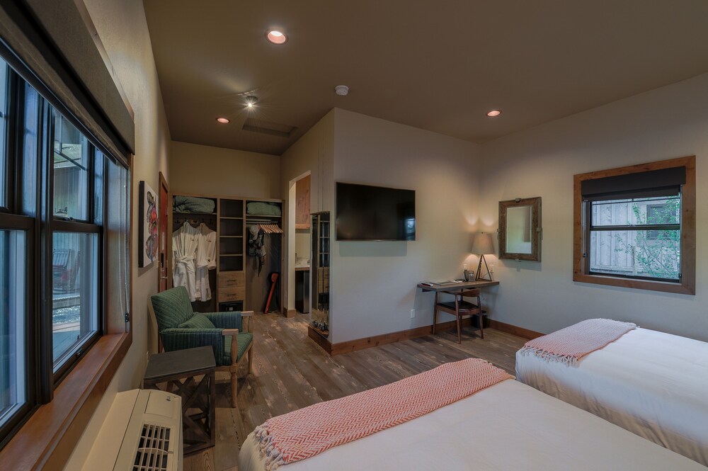 Golden Stone Inn - photo 8