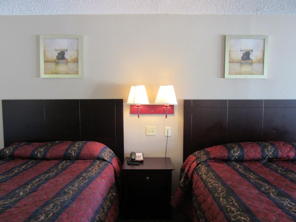 Royal Inn Abilene - photo 11