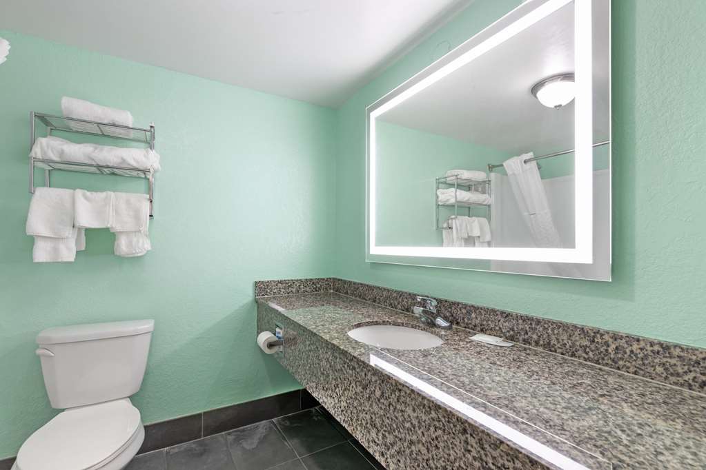 Clarion Inn Des Moines Airport - photo 26