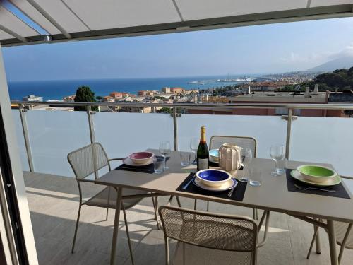 New Apartment with seaview terrace 8 — 4-Star Luxury Hotel in Pietra Ligure, Italy