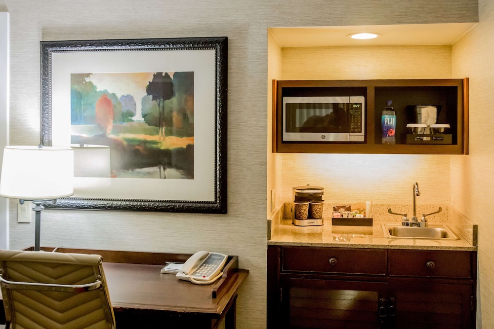 Embassy Suites by Hilton Lexington Green - photo 28