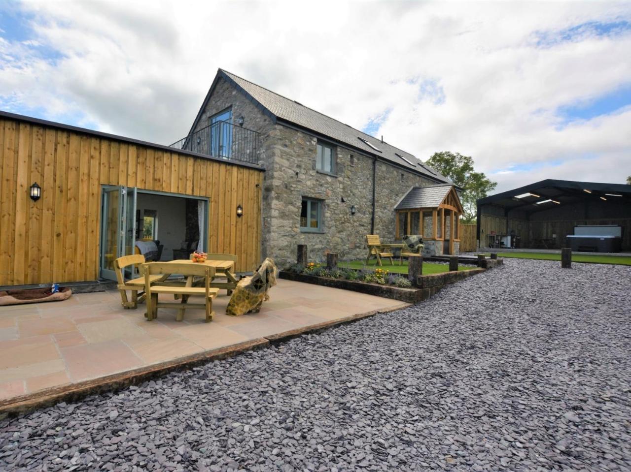 4 Bed in Denbigh oc 76475 — hotel in Denbigh