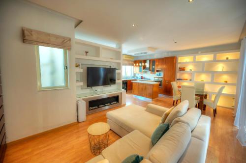 Modern duplex 3 bedroom with sun terrace VMAU1 1 — 4-Star Luxury Hotel in Sliema, Malta