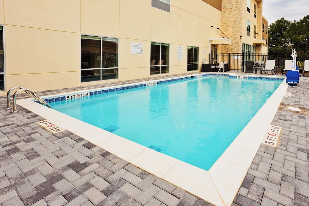 Holiday Inn Express Columbus Northeast - photo 20