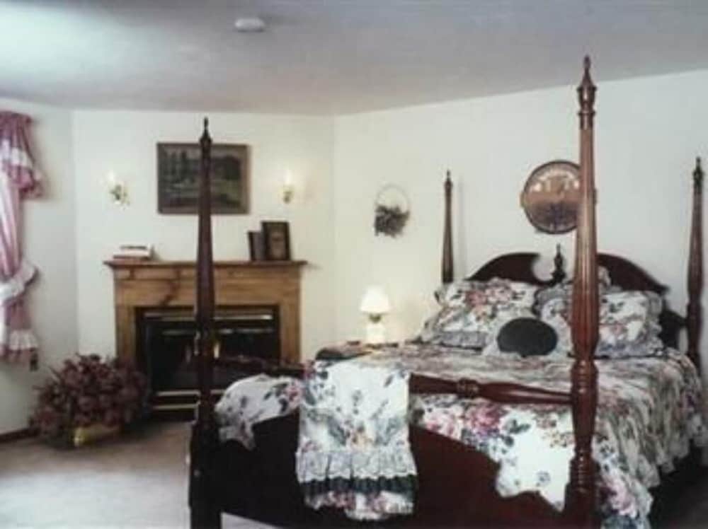 Sturbridge Country Inn - photo 40