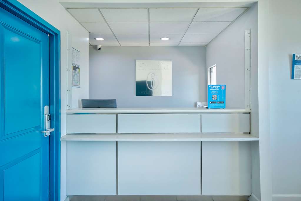 Studio 6 Bakersfield CA - photo 4